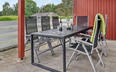 Emly - 1.1Km from the Sea: Svømmepøl, Ferieby