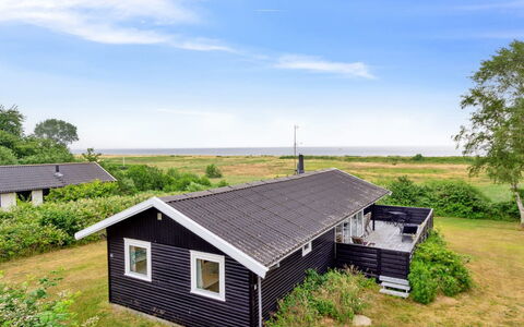 Bridgette - 100M from the Sea: Træ, Bejdse, Planke, Hårdttræ, Sommerhus, Dæk, Sidespor, Skygge, Trægulve, Garden Bygninger