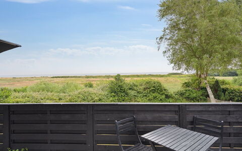 Bridgette - 100M from the Sea: Træ, Bejdse, Planke, Hårdttræ, Sommerhus, Dæk, Sidespor, Skygge, Trægulve, Garden Bygninger