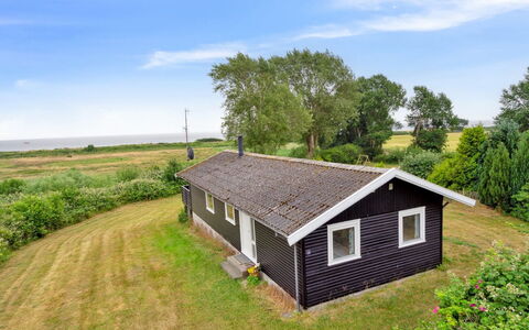 Bridgette - 100M from the Sea: Træ, Bejdse, Planke, Hårdttræ, Sommerhus, Dæk, Sidespor, Skygge, Trægulve, Garden Bygninger