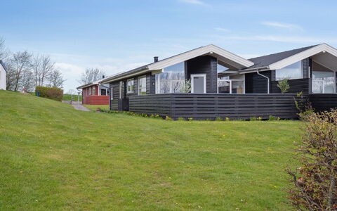 Sointu - 250M from the Sea: Tag, Sommerhus, Hjem, Skygge, Sidespor, Stuehus, Veranda, Udendørs Struktur, Garden Bygninger