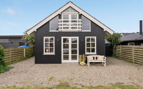 Ajvi - 50M from the Sea: Plantesamfund, Sollys, Urteagtig Plante, Have, Plantation, Landbrug, Farm