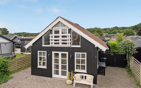 Ajvi - 50M from the Sea: Plantesamfund, Sollys, Urteagtig Plante, Have, Plantation, Landbrug, Farm