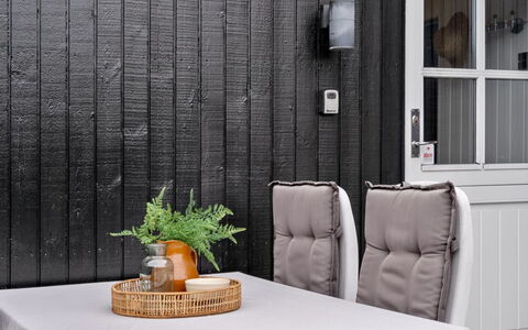 Ajvi - 50M from the Sea: Plantesamfund, Sollys, Urteagtig Plante, Have, Plantation, Landbrug, Farm