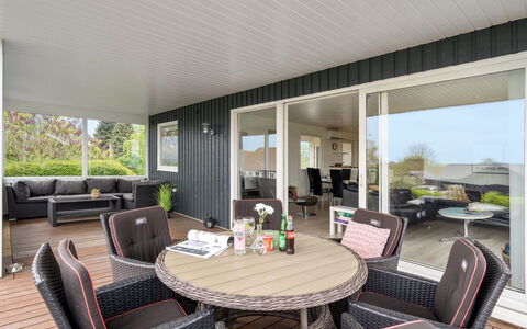 Ankarl - 700M from the Sea: Hus, Tag, Hjem, Sommerhus, Estate, Stuehus, Villa, Veranda, Sidespor