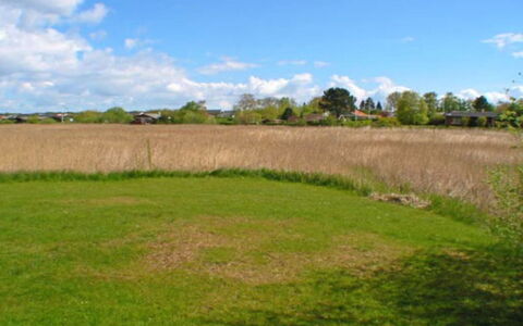 Aaran - 300M from the Sea: Blå, Busk, Sommerhus, Bunddække, Have, Estate, Skygge, Landscaping, Stuehus, Eco Hotel