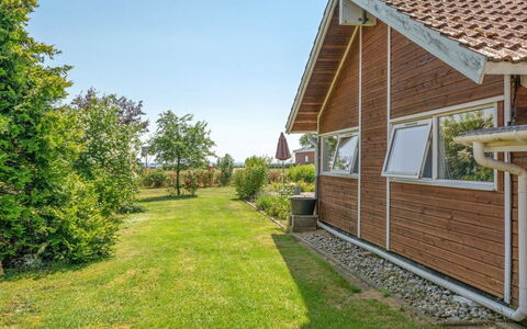 Kaike - 100M from the Sea: Hus, Tag, Hjem, Sommerhus, Estate, Stuehus, Villa, Veranda, Sidespor