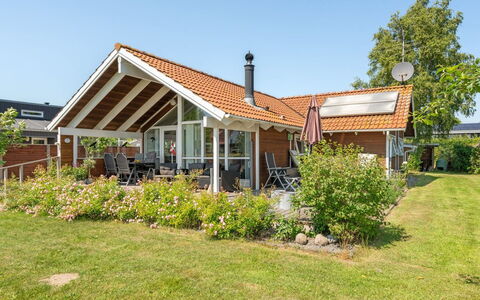 Kaike - 100M from the Sea: Blå, Busk, Sommerhus, Bunddække, Have, Estate, Skygge, Landscaping, Stuehus, Eco Hotel