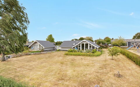 Josef - 500M from the Sea: Møbel, Indretning, Stol, Gulvbelægning, Bord, Udvej, Etage, Loft, Værelse, Eco Hotel