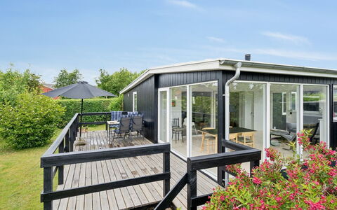 Albricus - 250M from the Sea: Tag, Hus, Hjem, Sommerhus, Sidespor, Estate, Indkørsel, Garden Bygninger, Gård, Skur