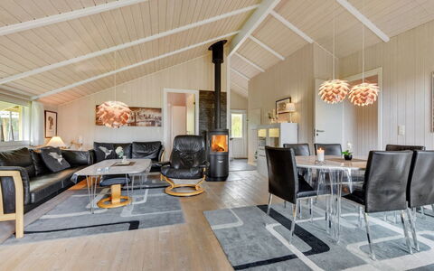 Hwiting - 200M from the Sea: Tag, Hus, Hjem, Sommerhus, Dør, Sidespor, Dæk, Veranda, Planke, Hårdttræ