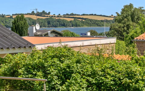 Hwiting - 200M from the Sea: Tag, Hus, Hjem, Sommerhus, Dør, Sidespor, Dæk, Veranda, Planke, Hårdttræ