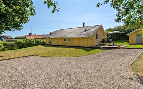 Hwiting - 200M from the Sea: Tag, Hus, Hjem, Sommerhus, Dør, Sidespor, Dæk, Veranda, Planke, Hårdttræ