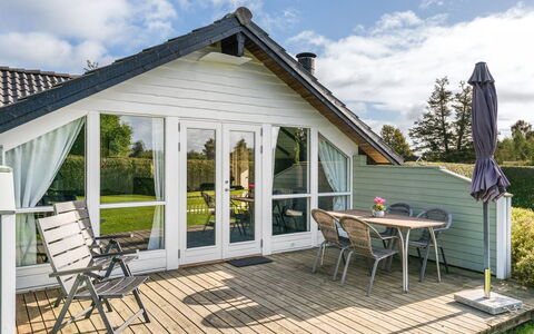 Joona - 600M from the Sea: Tag, Hus, Hjem, Sommerhus, Dør, Sidespor, Dæk, Veranda, Planke, Hårdttræ
