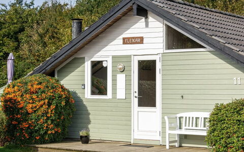 Joona - 600M from the Sea: Tag, Hus, Hjem, Sommerhus, Dør, Sidespor, Dæk, Veranda, Planke, Hårdttræ