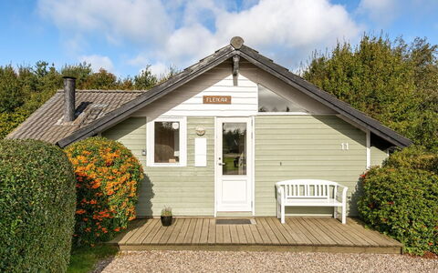 Joona - 600M from the Sea: Tag, Hus, Hjem, Sommerhus, Dør, Sidespor, Dæk, Veranda, Planke, Hårdttræ