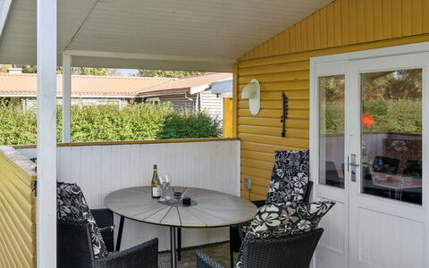 Nane - 80M from the Sea: Græs, Hus, Tag, Sommerhus, Hjem, Busk, Stuehus, Land Lot, Landdistrikt