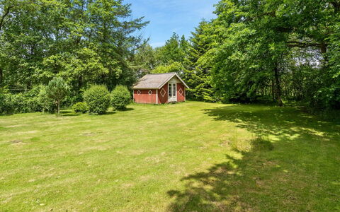 Jonni - 15Km from the Sea: Tag, Hus, Hjem, Sommerhus, Dør, Sidespor, Estate, Lawn, Gård, Veranda