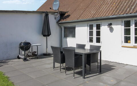 Dolfine - 15Km from the Sea: Tag, Hus, Land Lot, Hjem, Sommerhus, Estate, Garden Bygninger, Skygge, Bjælkehytte, Landscaping