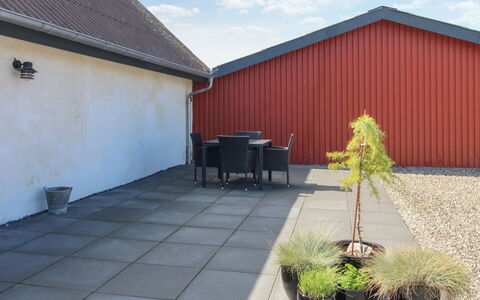 Dolfine - 15Km from the Sea: Tag, Hus, Land Lot, Hjem, Sommerhus, Estate, Garden Bygninger, Skygge, Bjælkehytte, Landscaping