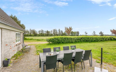 Merrit - 4.6Km to the Fjord: Land Lot, Have, Lawn, Landscaping, Estate, Sommerhus, Skygge, Gård, Stuehus, Backyard