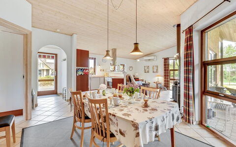 Rika - 525M to the Fjord: Tag, Hus, Hjem, Sommerhus, Sidespor, Estate, Indkørsel, Garden Bygninger, Gård, Skur