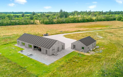 Etje - 6Km from the Sea: Sommerhus, Hjem, Hus, Tag, Veranda, Estate, Sidespor, Garden Bygninger, Stuehus, Gård