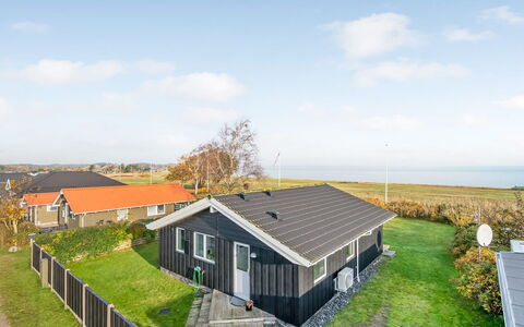 Duschanka - 50M to the Fjord: Plantesamfund, Sollys, Urteagtig Plante, Have, Plantation, Landbrug, Farm