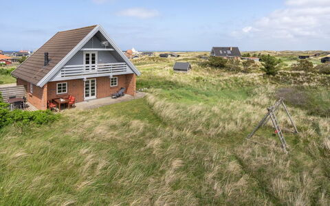 Bjarnger - 200M from the Sea: Tag, Hjem, Hus, Sidespor, Sommerhus, Kompositmateriale, Dør, Skydevindue, Estate, Skorsten