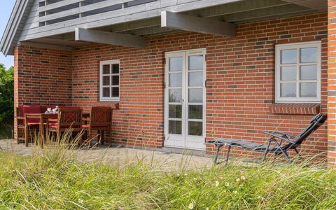 Bjarnger - 200M from the Sea: Tag, Hjem, Hus, Sidespor, Sommerhus, Kompositmateriale, Dør, Skydevindue, Estate, Skorsten