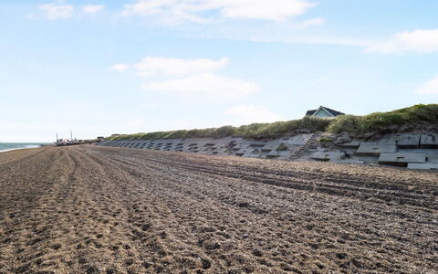 Ebba - 25M from the Sea: Boligområde, Tag, Forstad, Indkørsel, Estate, Skorsten