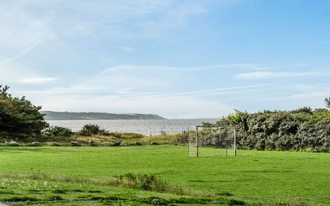 Tofan - 100M to the Fjord: Tag, Hus, Land Lot, Hjem, Sommerhus, Estate, Garden Bygninger, Skygge, Bjælkehytte, Landscaping