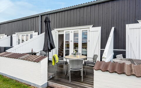 Tofan - 100M to the Fjord: Tag, Hus, Land Lot, Hjem, Sommerhus, Estate, Garden Bygninger, Skygge, Bjælkehytte, Landscaping