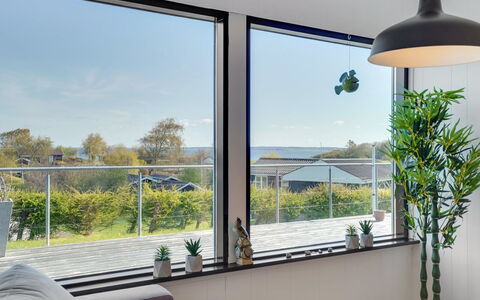 Clarita - 300M to the Fjord: Arkitektur, Tag, Hjem, Kompositmateriale, Dagslys, Sidespor, Indkørsel