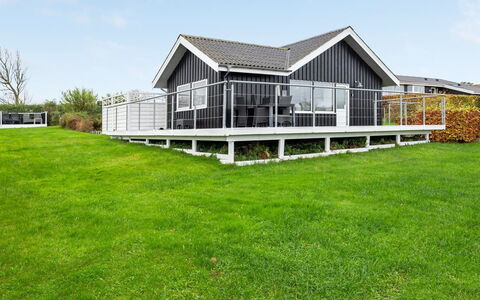 Clarita - 300M to the Fjord: Hus, Hjem, Tag, Veranda, Sommerhus, Lawn, Stuehus, Estate, Gård, Skygge