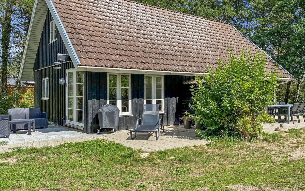 Annlouise - 300M from the Sea