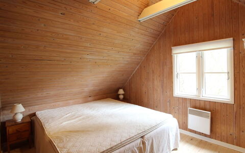 Annlouise - 300M from the Sea: Gulvbelægning, Etage, Væg, Træ, Trægulve, Indretning, Loft, Soveværelse, Værelse, Seng