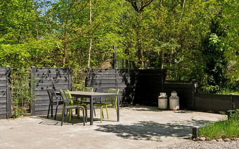 Hunding - 7Km from the Sea: Lejlighed, Skygge, Altan, Stol, Hegn, Udendørs Møbler, Aluminium, Kunstgræs