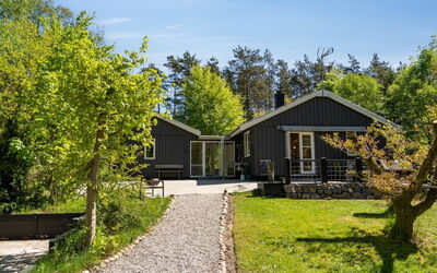 Hunding - 7Km from the Sea