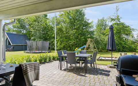 Hanne - 300M from the Sea: Tag, Hus, Hjem, Sommerhus, Sidespor, Estate, Indkørsel, Garden Bygninger, Gård, Skur