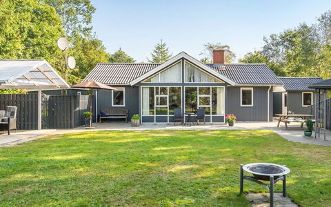 Razmo - 300M from the Sea: Tag, Hus, Hjem, Sommerhus, Sidespor, Estate, Indkørsel, Garden Bygninger, Gård, Skur