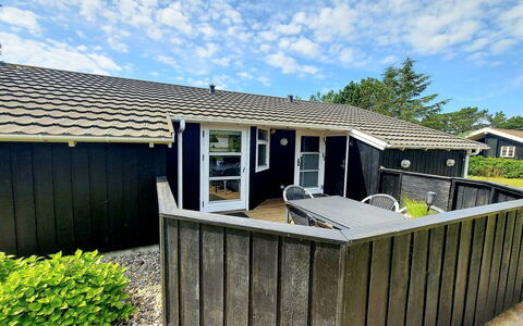 Thorin - 100M from the Sea: Tækning, Sommerhus, Hus, Tag, Hjem, Stuehus, Hytte, Estate, Landsby