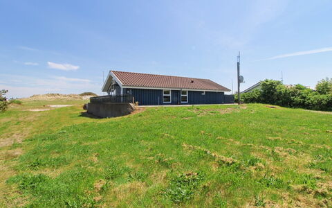 Edmer - 50M from the Sea: Tag, Hus, Hjem, Sommerhus, Sidespor, Estate, Indkørsel, Garden Bygninger, Gård, Skur