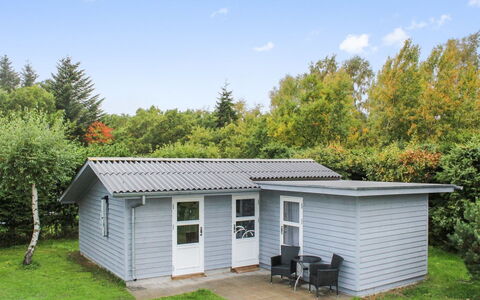Albertina - 200M from the Sea: Tag, Hus, Hjem, Sommerhus, Dør, Sidespor, Dæk, Veranda, Planke, Hårdttræ