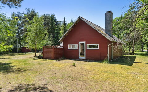 Fernanda - 1.3Km from the Sea: Tag, Sommerhus, Hjem, Skygge, Sidespor, Stuehus, Veranda, Udendørs Struktur, Garden Bygninger