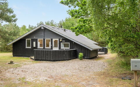 Selver - 250M from the Sea: Træ, Arkitektur, Hus, Hjem, Sommerhus, Tag, Sidespor, Skur, Estate, Garden Bygninger