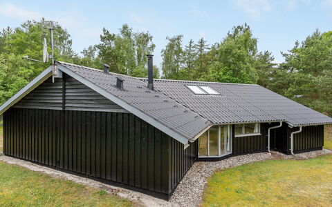 Selver - 250M from the Sea: Tag, Hus, Hjem, Sommerhus, Sidespor, Estate, Indkørsel, Garden Bygninger, Gård, Skur