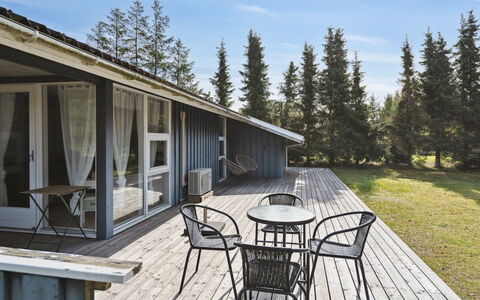 Antoinette - 500M from the Sea: Tag, Hus, Hjem, Sommerhus, Sidespor, Estate, Indkørsel, Garden Bygninger, Gård, Skur