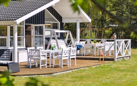 Petri - 500M from the Sea: Tag, Sommerhus, Hjem, Skygge, Sidespor, Stuehus, Veranda, Udendørs Struktur, Garden Bygninger