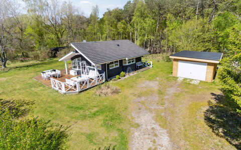 Petri - 500M from the Sea: Tag, Sommerhus, Hjem, Skygge, Sidespor, Stuehus, Veranda, Udendørs Struktur, Garden Bygninger